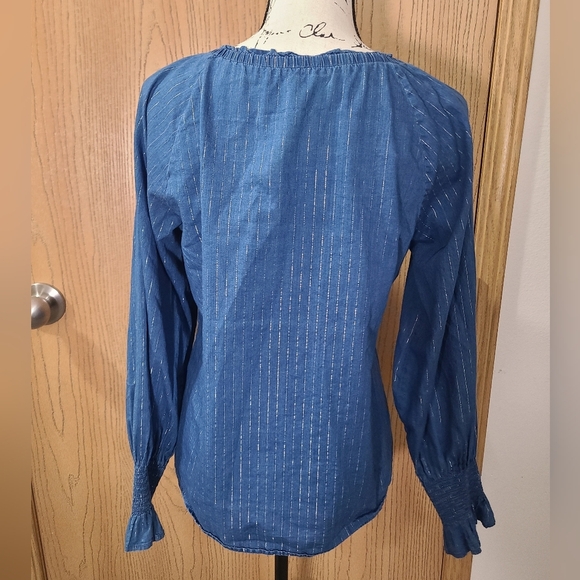 White House Black Market Denim Chambray Look Silver Pinstripe Top - Picture 2 of 4